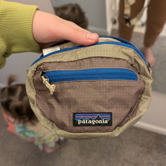 Patagonia Ultralight Black Hole Mini Hip Pack 1L - Picture 6 of 6